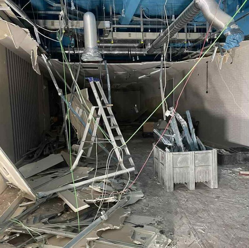 Vorher-Bild von einem Entrümpelungsprojekt der L&L Service Group GmbH